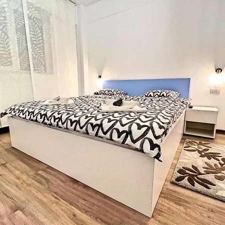 Peak Apartment *